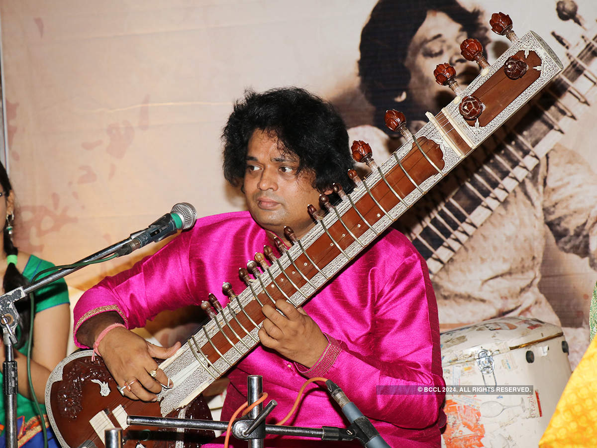 Deobrat Mishra performs at ‘Soul of Benares’