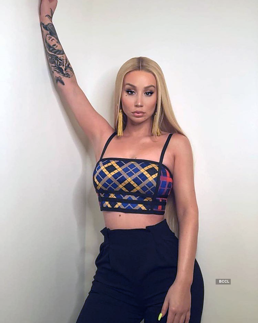 Iggy Azaleas Nude Photos Leaked Online Rapper Immediately Quits