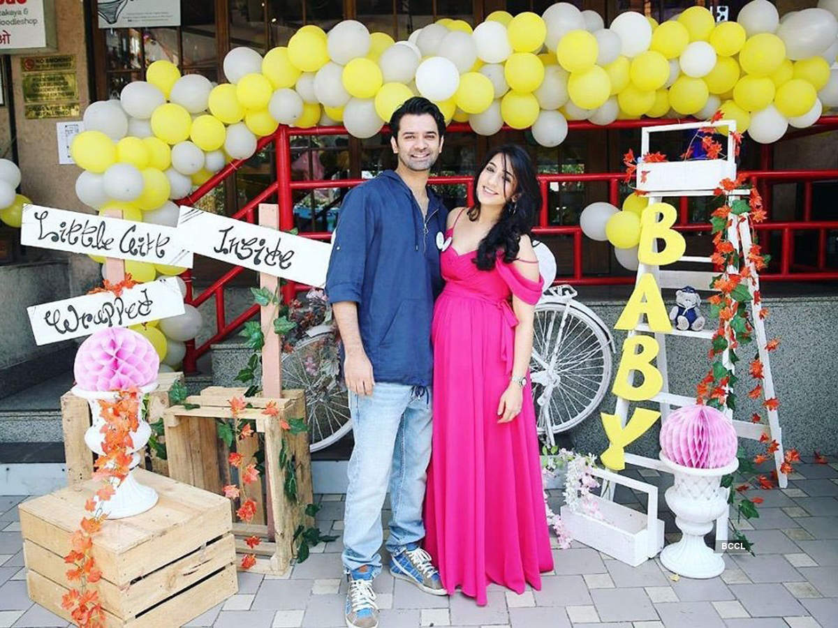 Barun Sobti and Pashmeen soon to welcome first child, baby shower pictures go viral