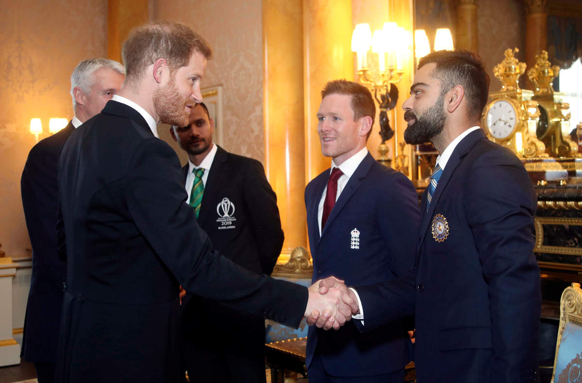 Virat Kohli and other cricketers meet Queen of England