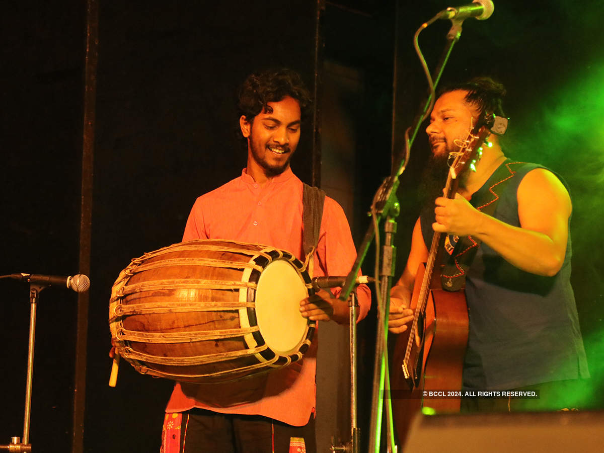 Band Paridhi and Bangladeshi band Joler Gaan perform together at Uttam Mancha