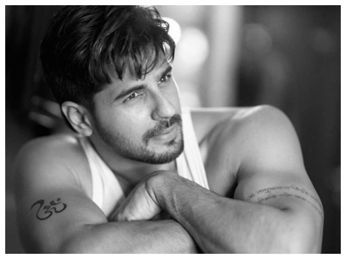 Sidharth Malhotras Dreamy Picture Will Make You Drool