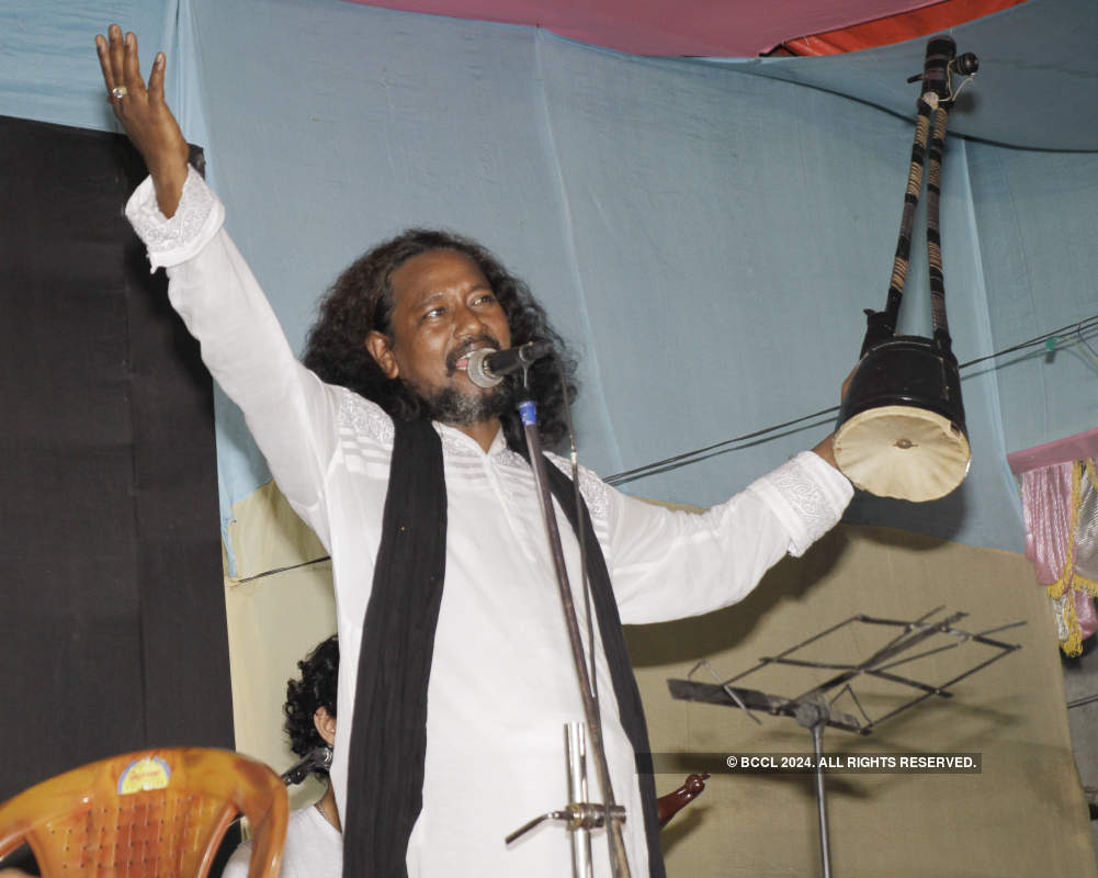 Musicians pay tribute to Bangladeshi baul singer Shah Abdul Kari