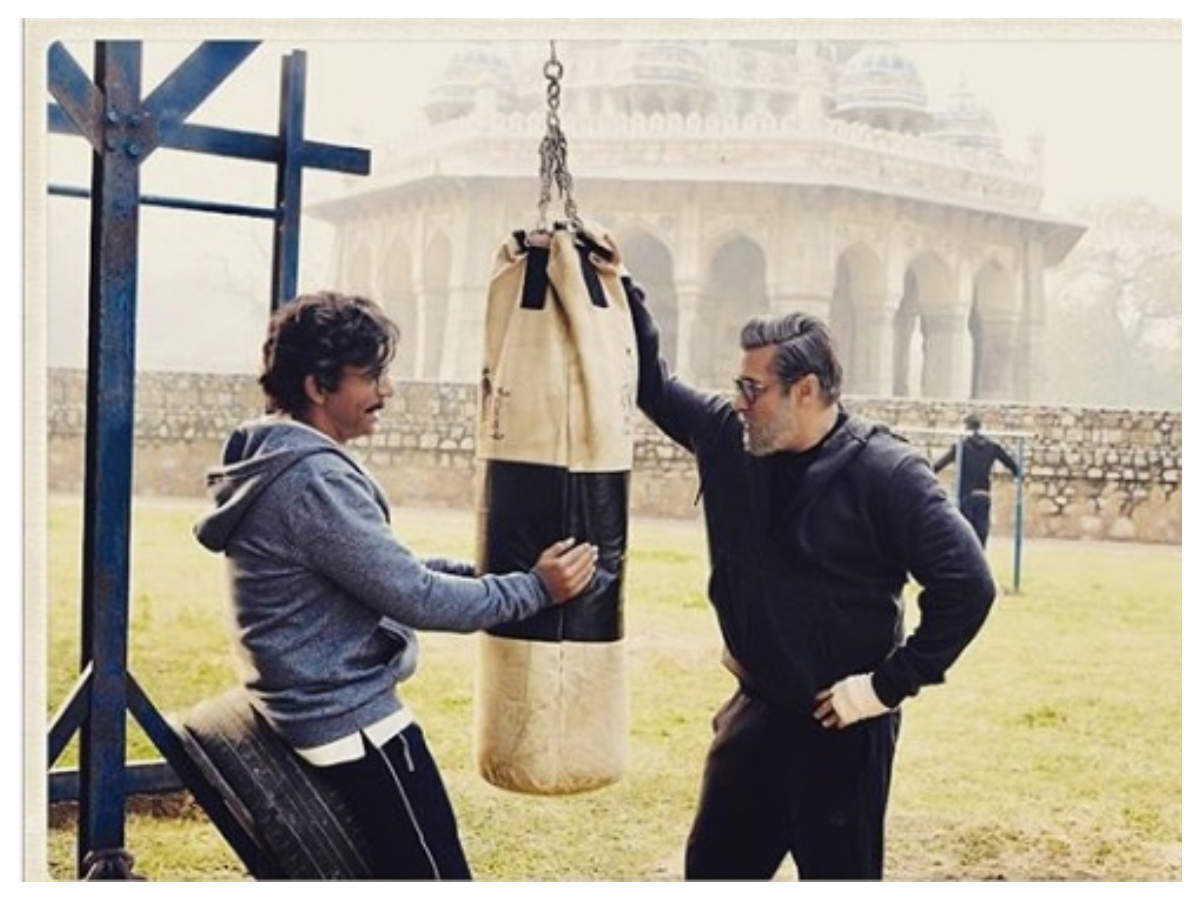 Ali Abbas Zafar shares a BTS picture of Salman Khan and Sunil Grover from the sets of ‘Bharat’