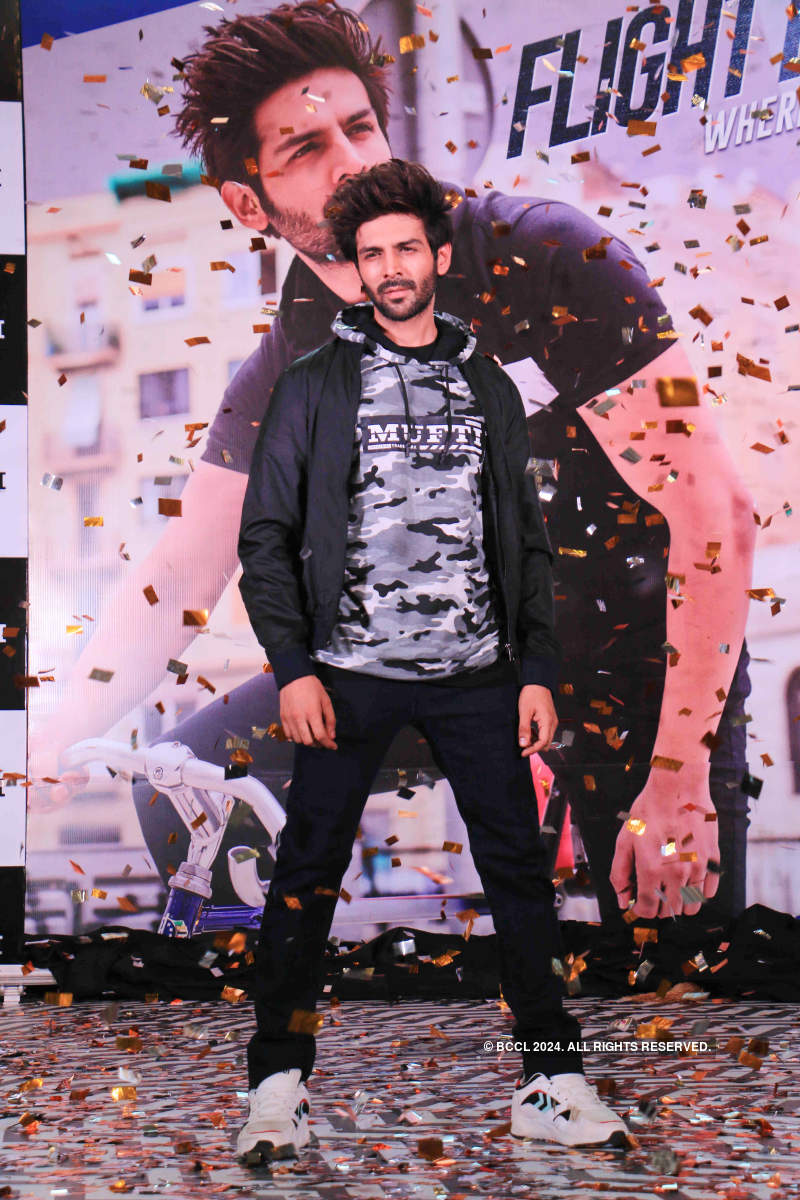 Kartik Aaryan unveils new collection of a clothing brand