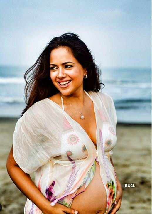 Heavily pregnant Sameera Reddy hits back at trolls by sharing her baby bump photo