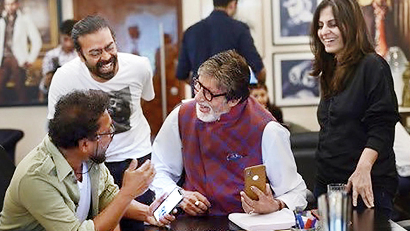   Amitabh Bachchan headed to Lucknow to shoot the film 