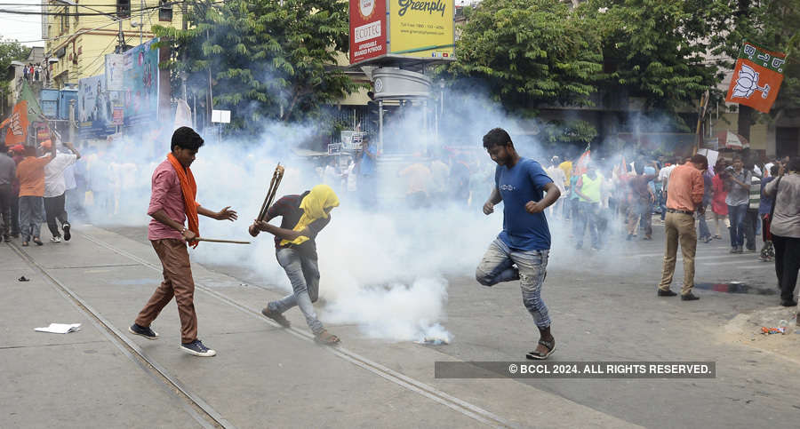 Clashes Break Out Between BJP Workers And Kolkata Police | Photogallery ...