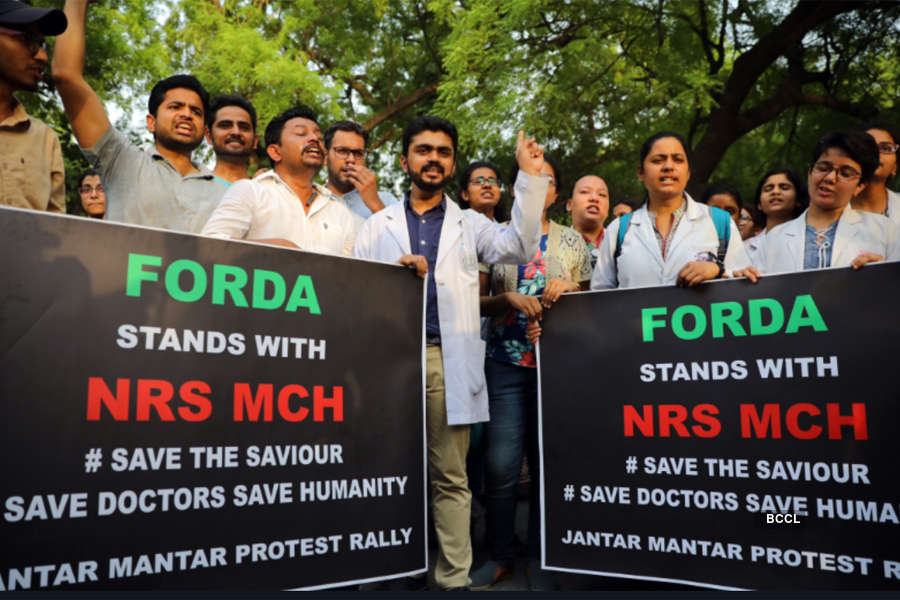 Kolkata Doctors' Protest Spreads Across India | Photogallery - ETimes