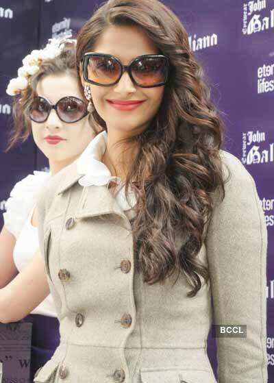 Sonam @ eye wear launch
