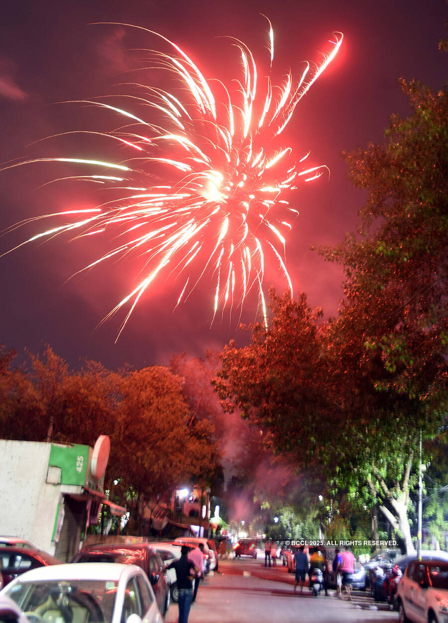 World Cup 2019: Fans celebrate India's victory over Pakistan