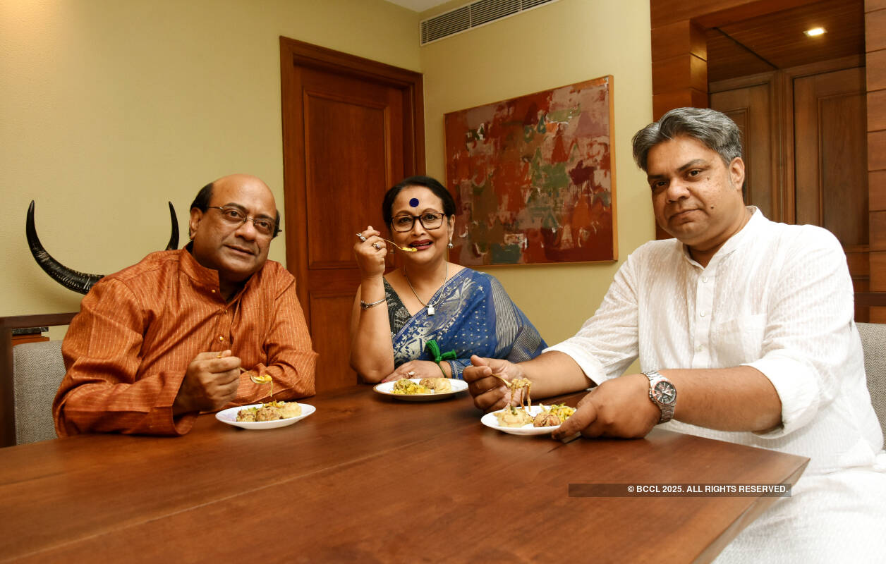 Dr Silajit Ghosh, Chaitali Dasgupta and Foodka Indrajit Lahiri