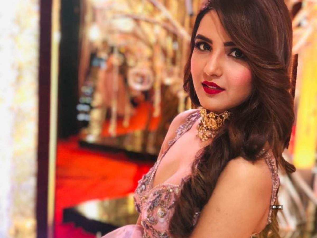 Jasmin Bhasin quits TV show to avoid playing mother on screen, says makers didn't inform her earlier of the leap