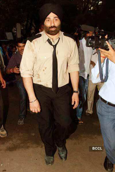 Yamala Pagla Deewana: On the sets