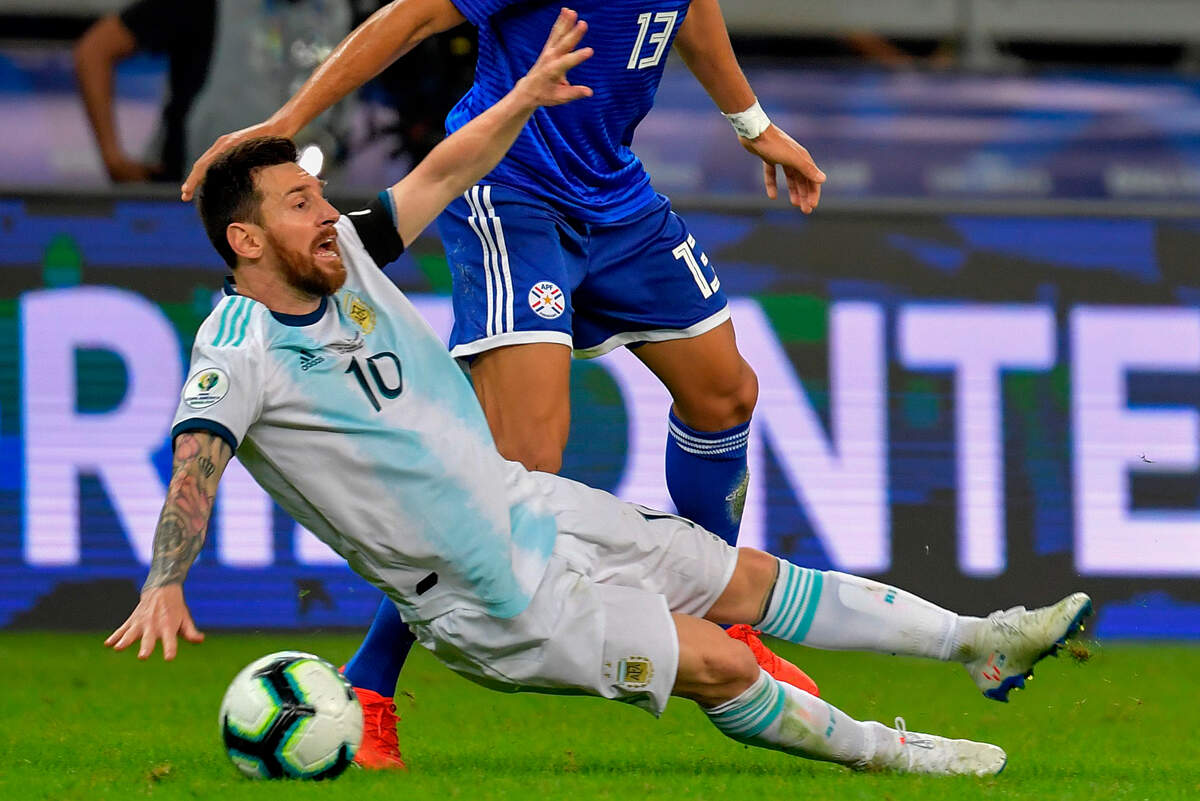 Messi unhappy with Argentinas performance