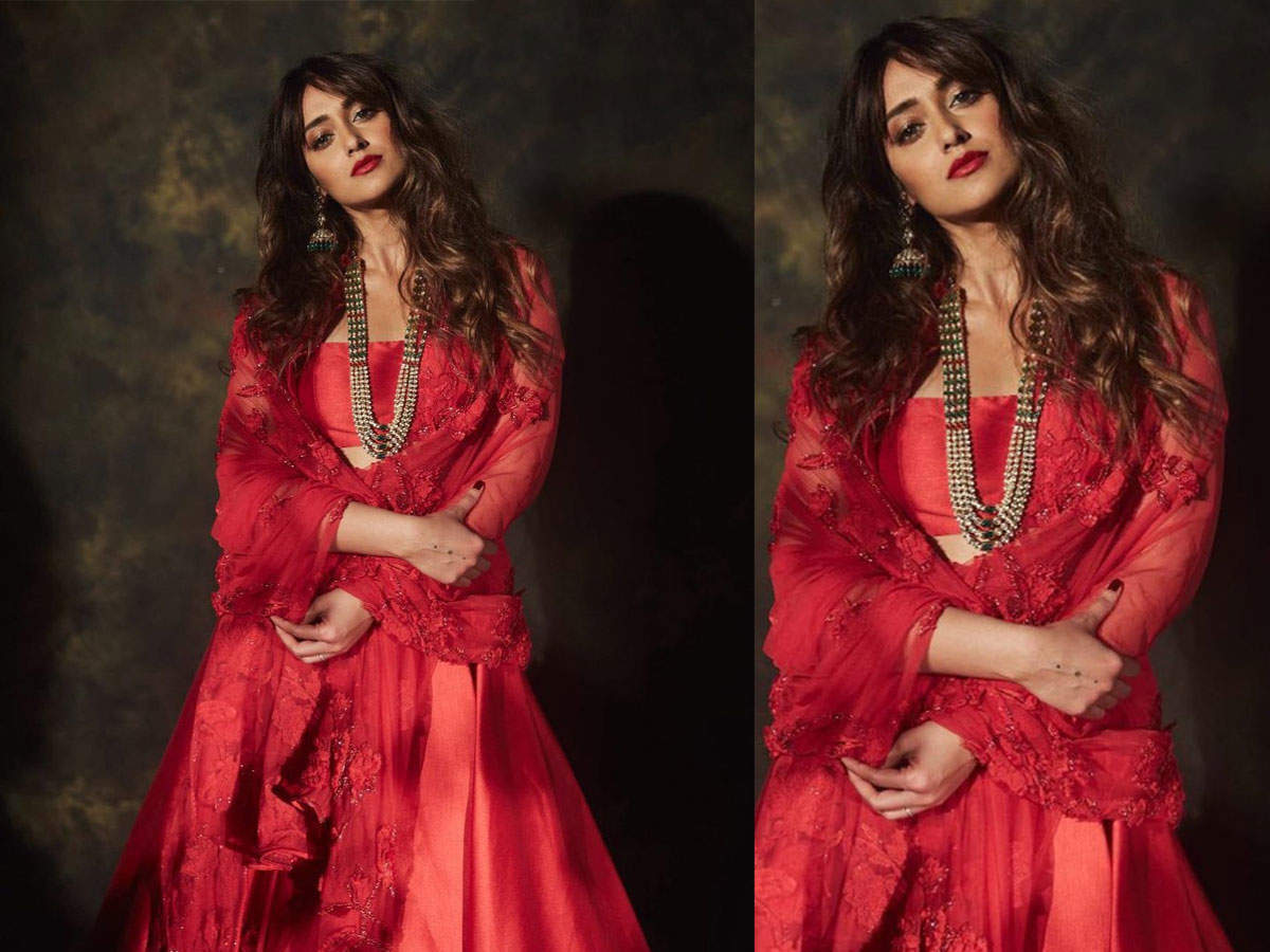 ​Dolled up in a ravish red attire, Ileana D’Cruz sets the temperature soaring with her latest picture