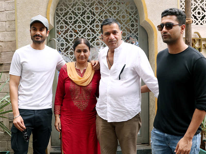 Photo: Vicky Kaushal snapped post his lunch date with family