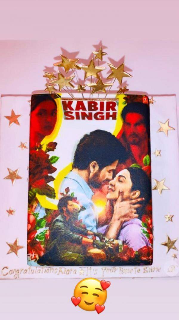 photos kiara advani celebrates the success of kabir singh with her parents hindi movie news times of india photos kiara advani celebrates the