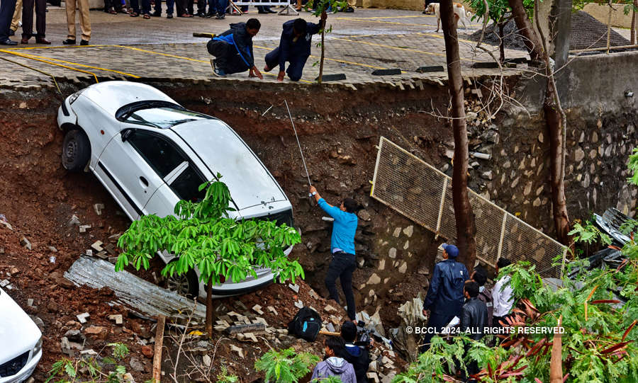 16 killed as wall collapses in Pune