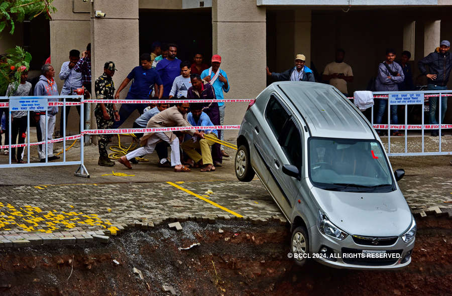 16 killed as wall collapses in Pune