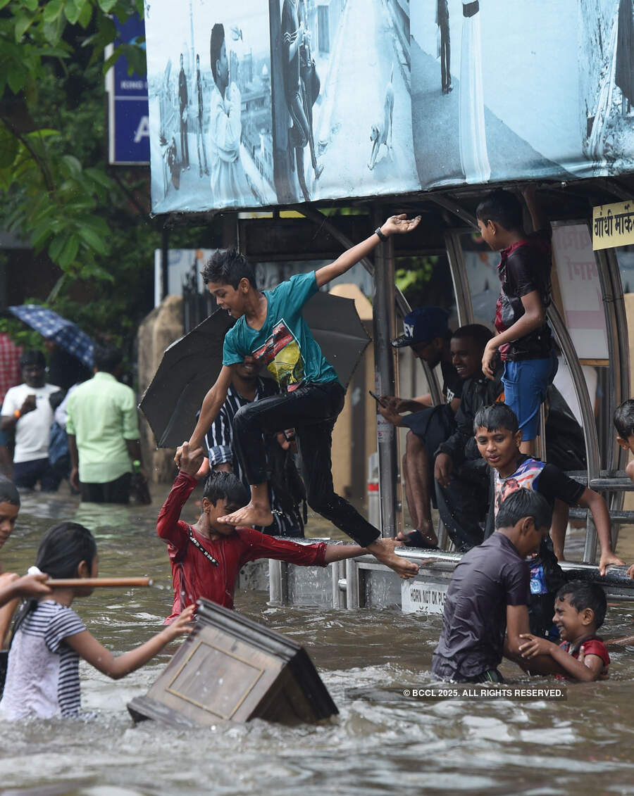 Heavy rain wreaks havoc in Mumbai