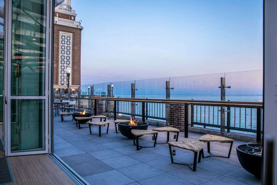 The Largest Rooftop Bar In The World Is Now Open In Chicago