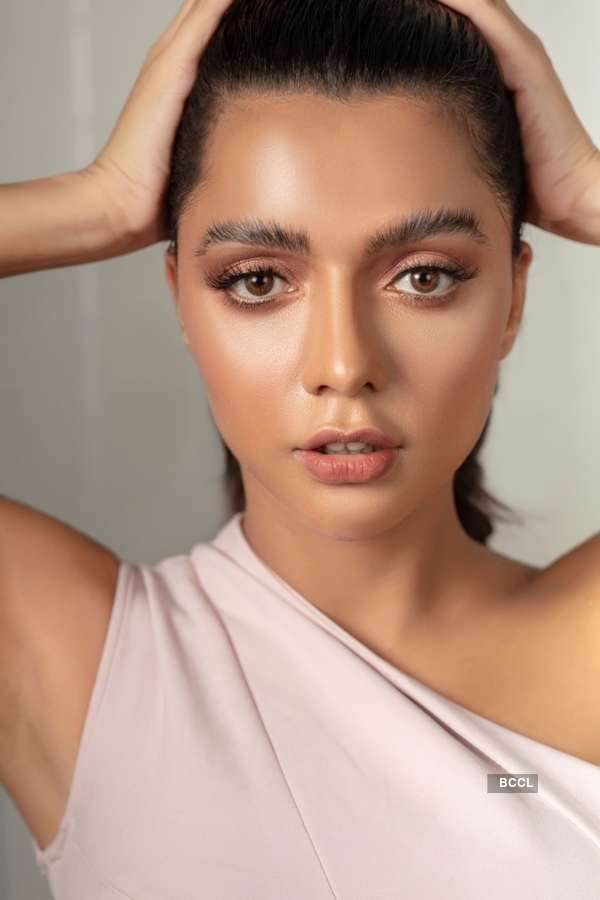 Ruhi Singh’s scintillating photoshoot