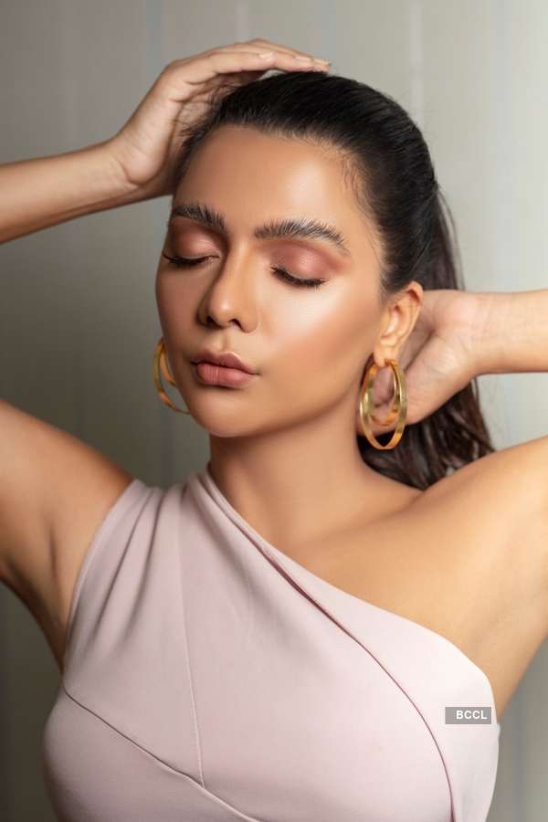 Ruhi Singh’s scintillating photoshoot