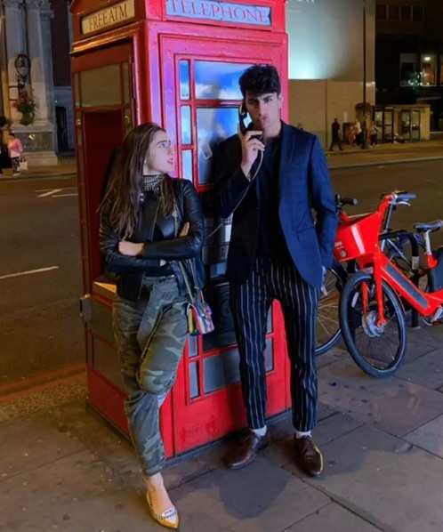   ff "title =" ff "/> </div>
<p></strong>  In this picture, we can see the duo doing stupid things around a telephone booth in London. is shot looking at his brother.<br />
<br /> Sara had previously shared a boomerang video on Instagram with Ibrahim in which the two are walking the streets of London. Sara wrote, "I was jostled in an" unusual "way.<br />
<br /> In the video, Sara wears a shimmering blue jacket paired with black joggers.<br />
<br />
<strong>  Discover the post here: </p>
<p></strong>  In the meantime, on the frontline of work, Sara will be seen in the next film of Imtiaz Ali, supposed to be the sequel to 'Love Aaj Kal'. The film also stars Kartik Aaryan in the lead role.<br />
<br /> It will also be seen in the official remake of the movie "Coolie No. 1", opposite Varun Dhawan.
</div>
</pre>
</pre>
[ad_2]
<br /><a href=