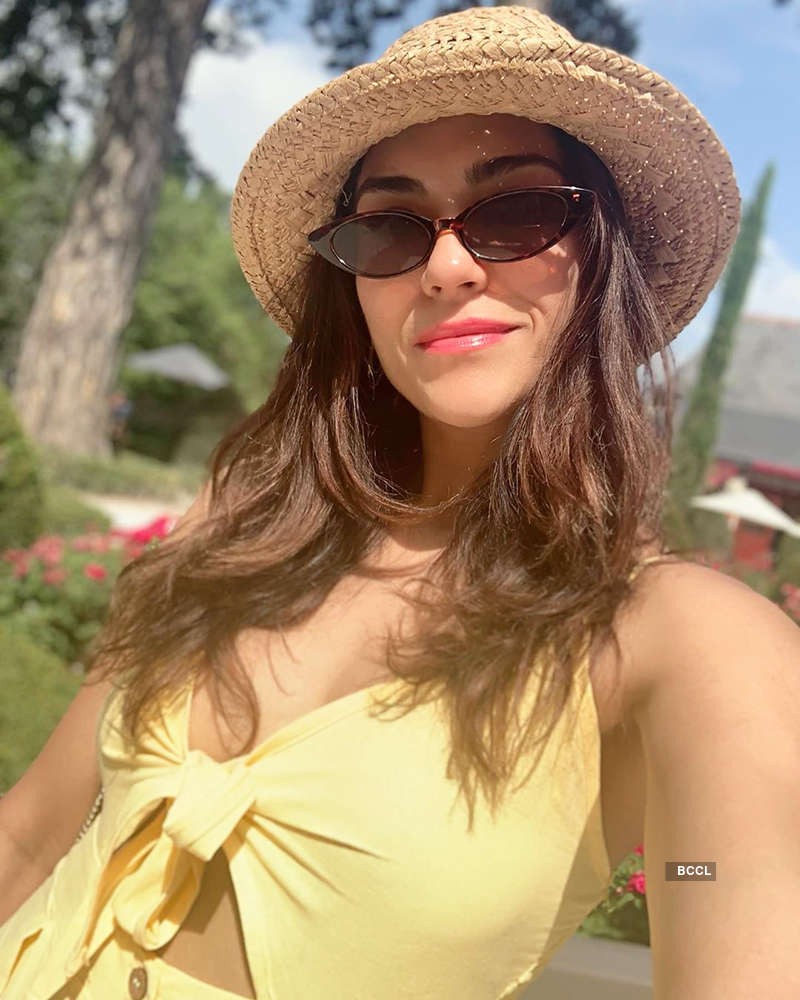 Glamorous pictures of cricket presenter Archana Vijaya you just can't give a miss