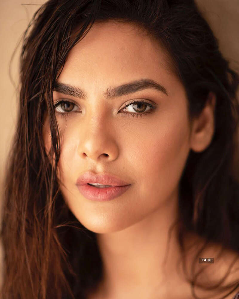 Esha Gupta pictures