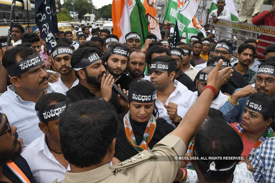 K'taka Crisis: Congress Workers Protest Against BJP | Photogallery - ETimes