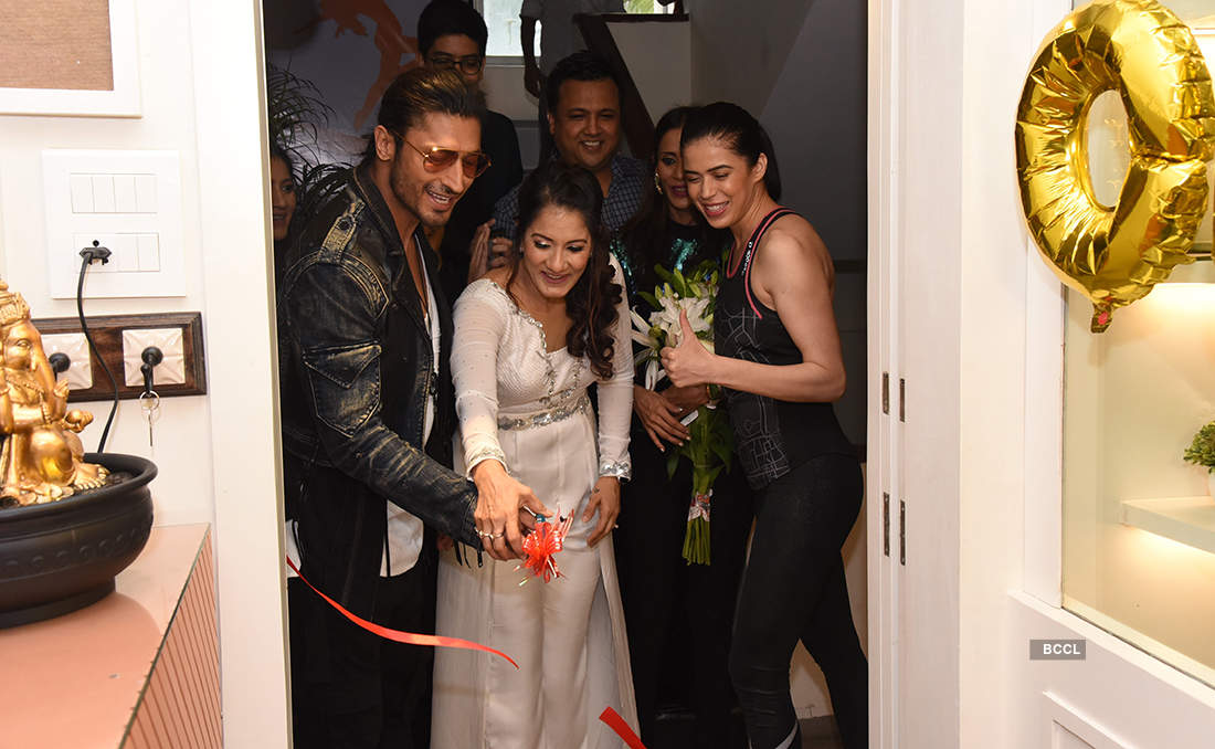 Vidyut Jammwal launches Pilates Fitness Studio in Chembur