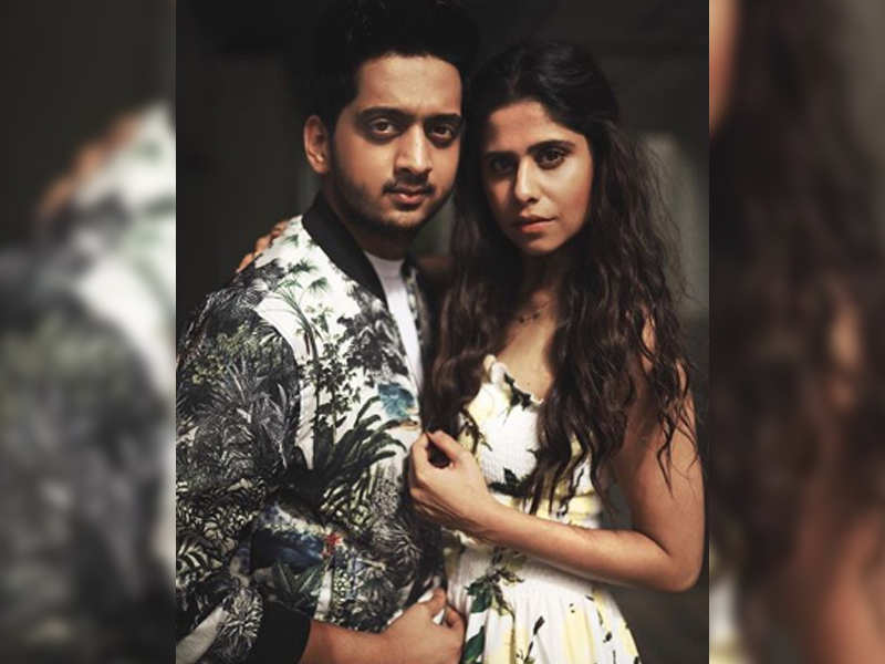 Amey Wagh and Sai Tamhankar twinning perfectly for ‘Girlfriend’ promotions