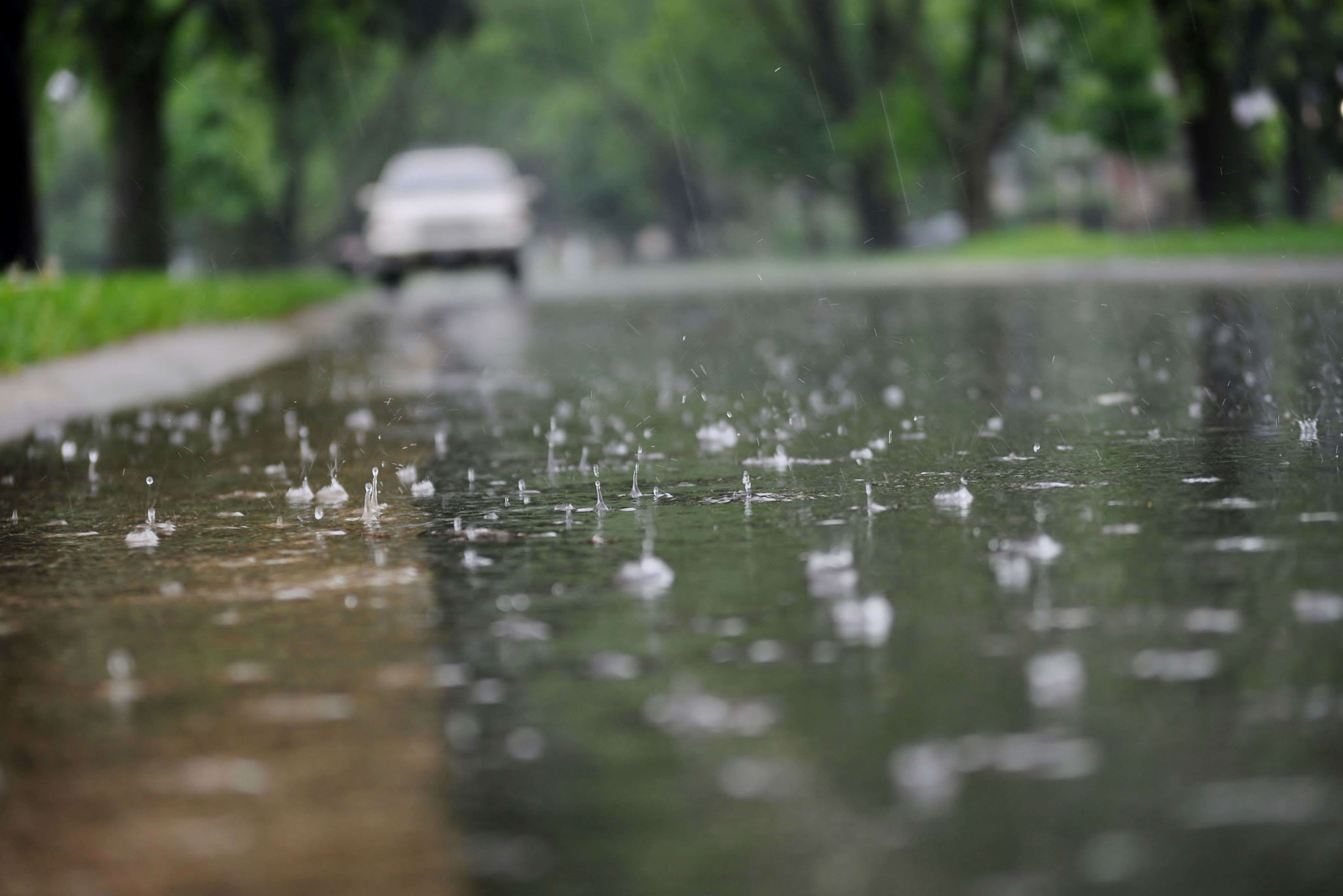 Weather in Delhi-NCR is kind of romantic, thanks to monsoon rain ...