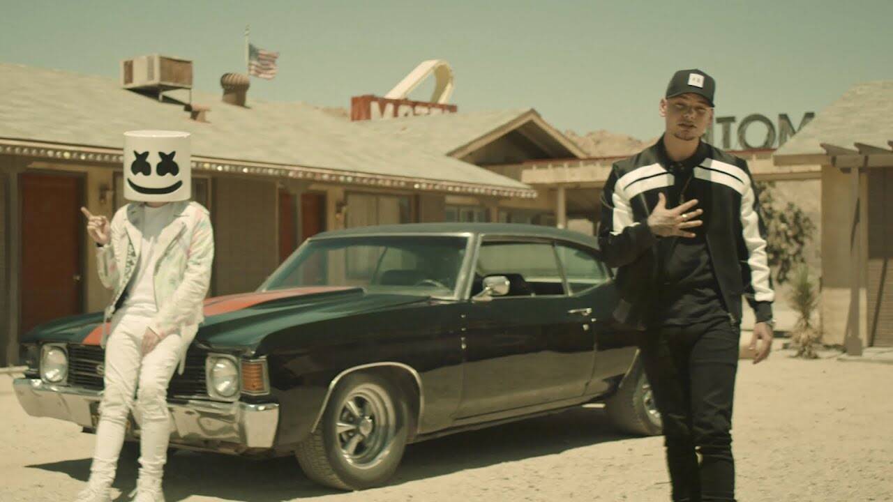 Latest english song one thing right sung by marshmello kane brown