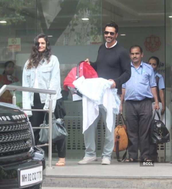 Arjun Rampal and girlfriend Gabriella Demetriades leave hospital with their newborn baby boy