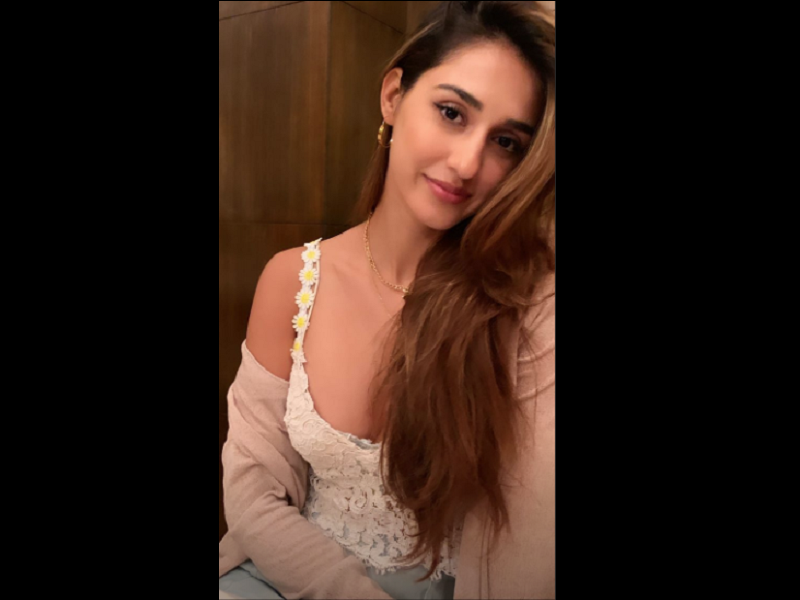 Disha Patani Looks Stunning In Latest Selfie Fans Love It Hot Sex Picture