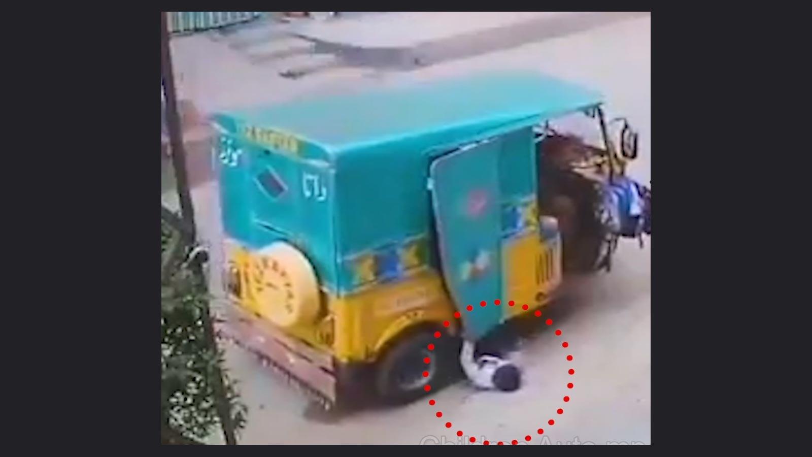 Kid lessons in auto rickshaw driving