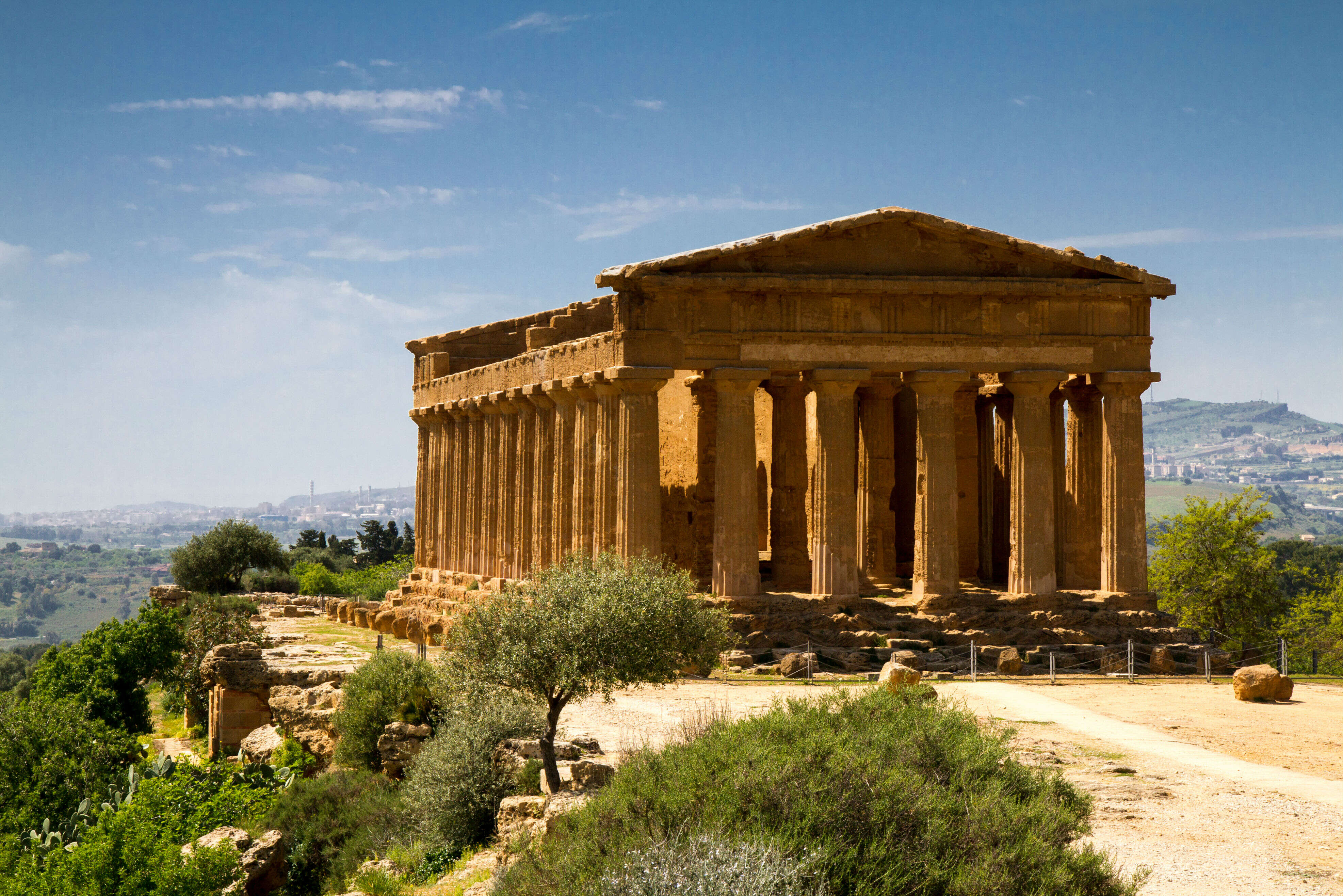 dolce and gabbana temple of concordia
