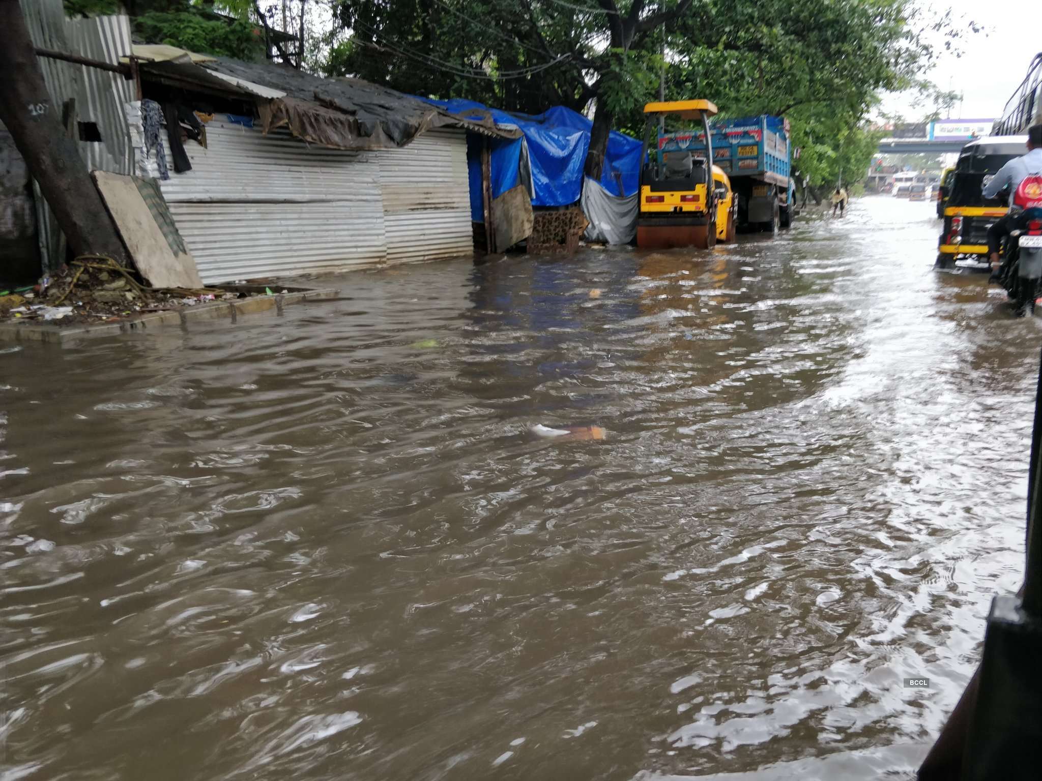Heavy rain causes traffic jams and waterlogging in Mumbai