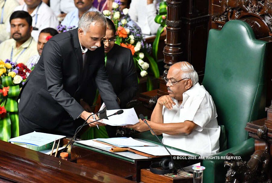 Kumaraswamy govt falls after losing trust vote