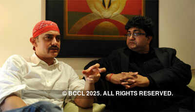 Aamir after meeting PM Singh