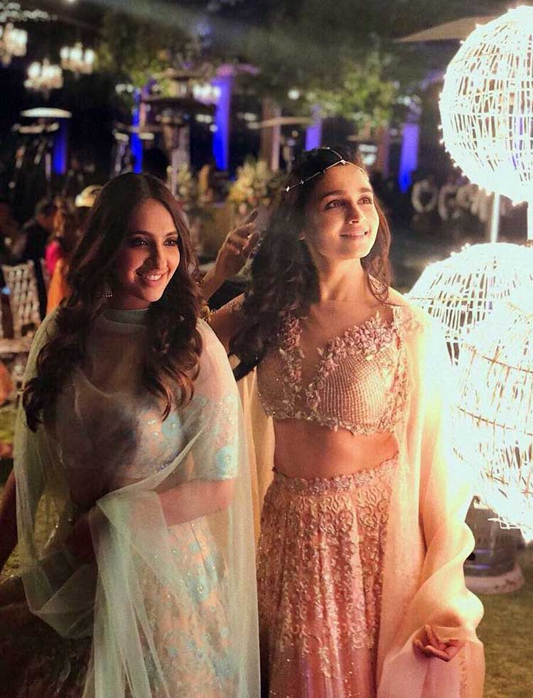 Exclusive Alia Bhatt Helps Groom Her Bff Akansha Ranjan Kapoor Who Is All Set To Make Her Acting Debut Hindi Movie News Times Of India She was born on 18 september 1993 in mumbai, maharastra, india. groom her bff akansha ranjan kapoor who