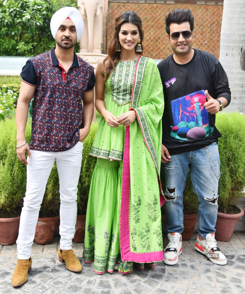 ​ Diljit Dosanjh, Kriti Sanon and Varun Sharma 