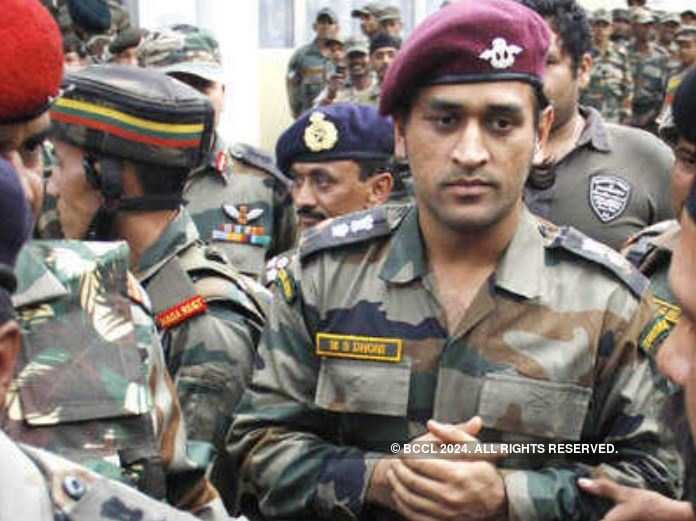 Lt Col MS Dhoni to join his army battalion in Kashmir, pictures go viral