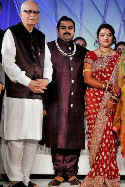 Nitin Gadkari son's reception