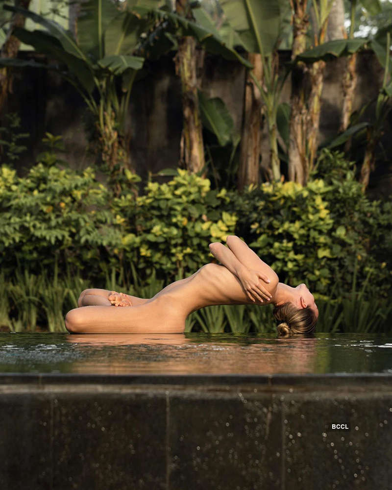 Viral pictures of this yoga girl are breaking the internet