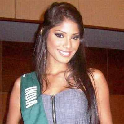 Nicole Faria is Miss Earth '10
