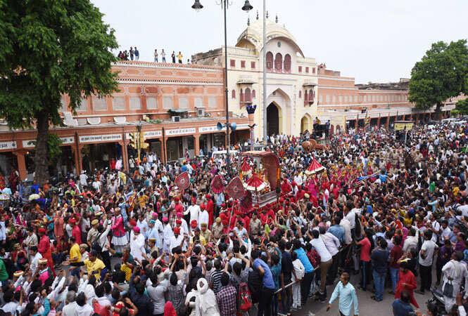 Teej procession presented a spectacular view in Jaipur | Events Movie ...